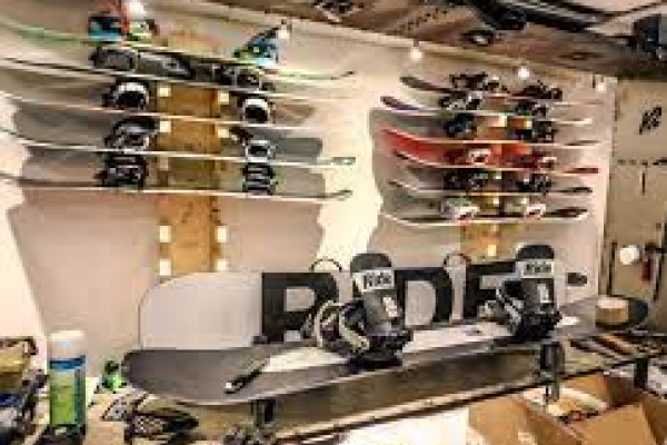 Boarder King Shop Snowboards House-1