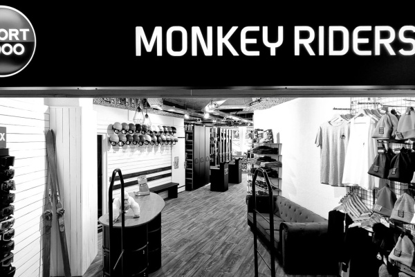 Monkey riders-13