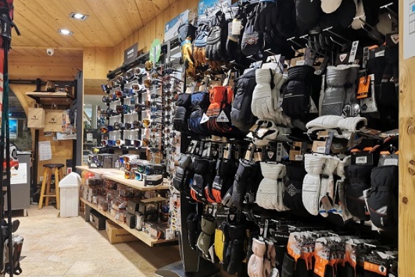 Ski Republic Centre Station Val Village-2