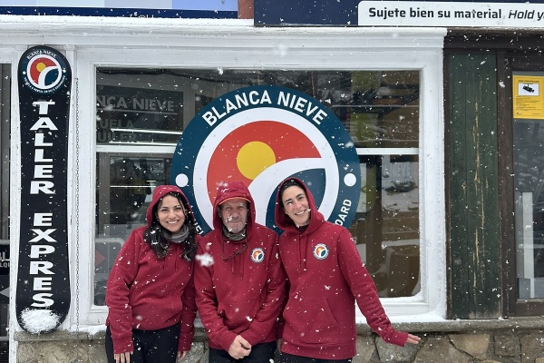 Blanca Nieve ski and snowboard - school and rental-0