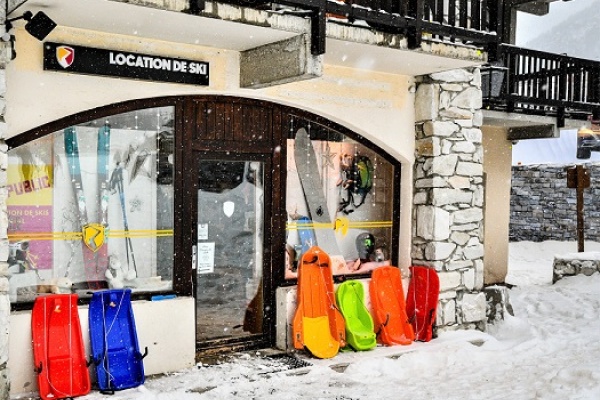 Ski Republic Centre Station Val Village-0