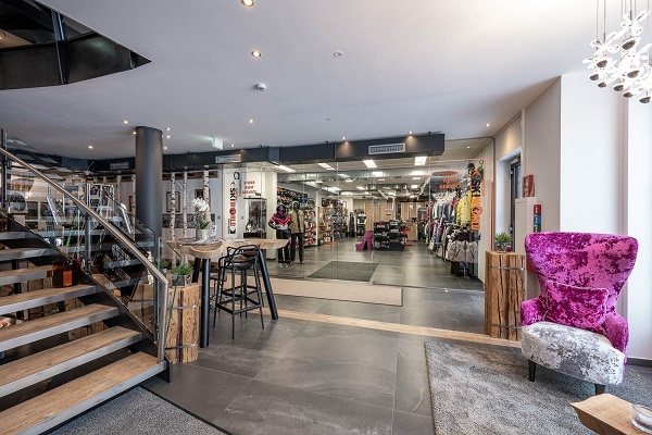 Skiworld Sportshop - Cinderella-1