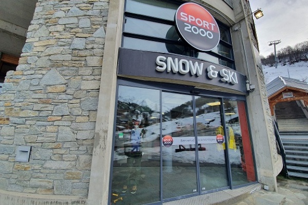 Snow And Ski-1