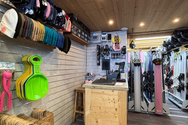 Ski Republic Pelen Sports - Centre Station-0