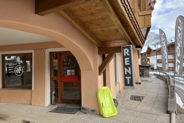 Rightfeeling Ski Rent and Shop-5