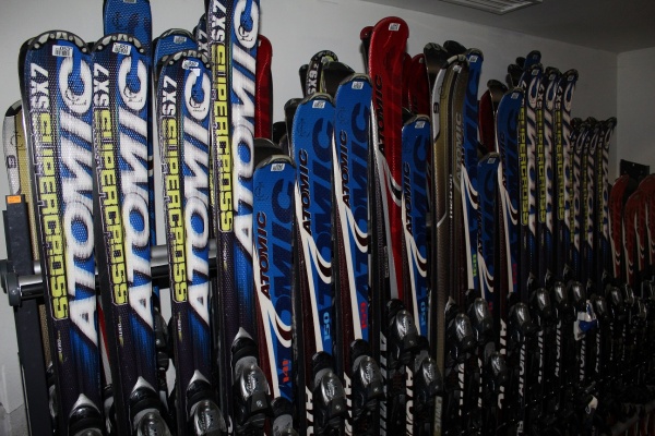 Hunters Premium Ski Hire & School-5